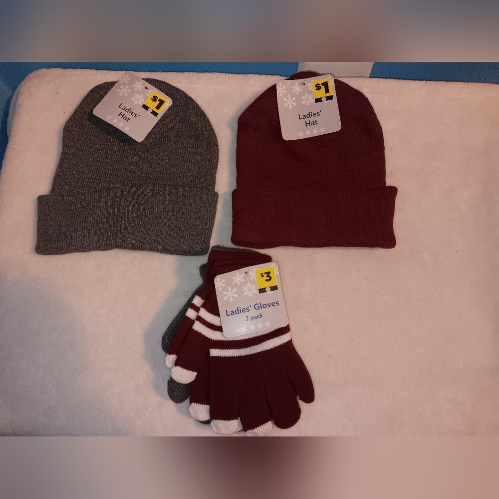 NWT Ladies One Size Winter Lot of 3
